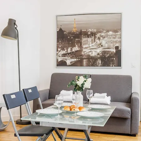 Lovely Near Eiffel Tower Apartment *